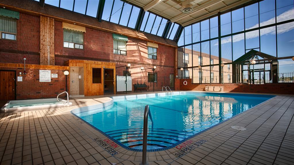 Quality Inn & Conference Centre Midland Buitenkant foto