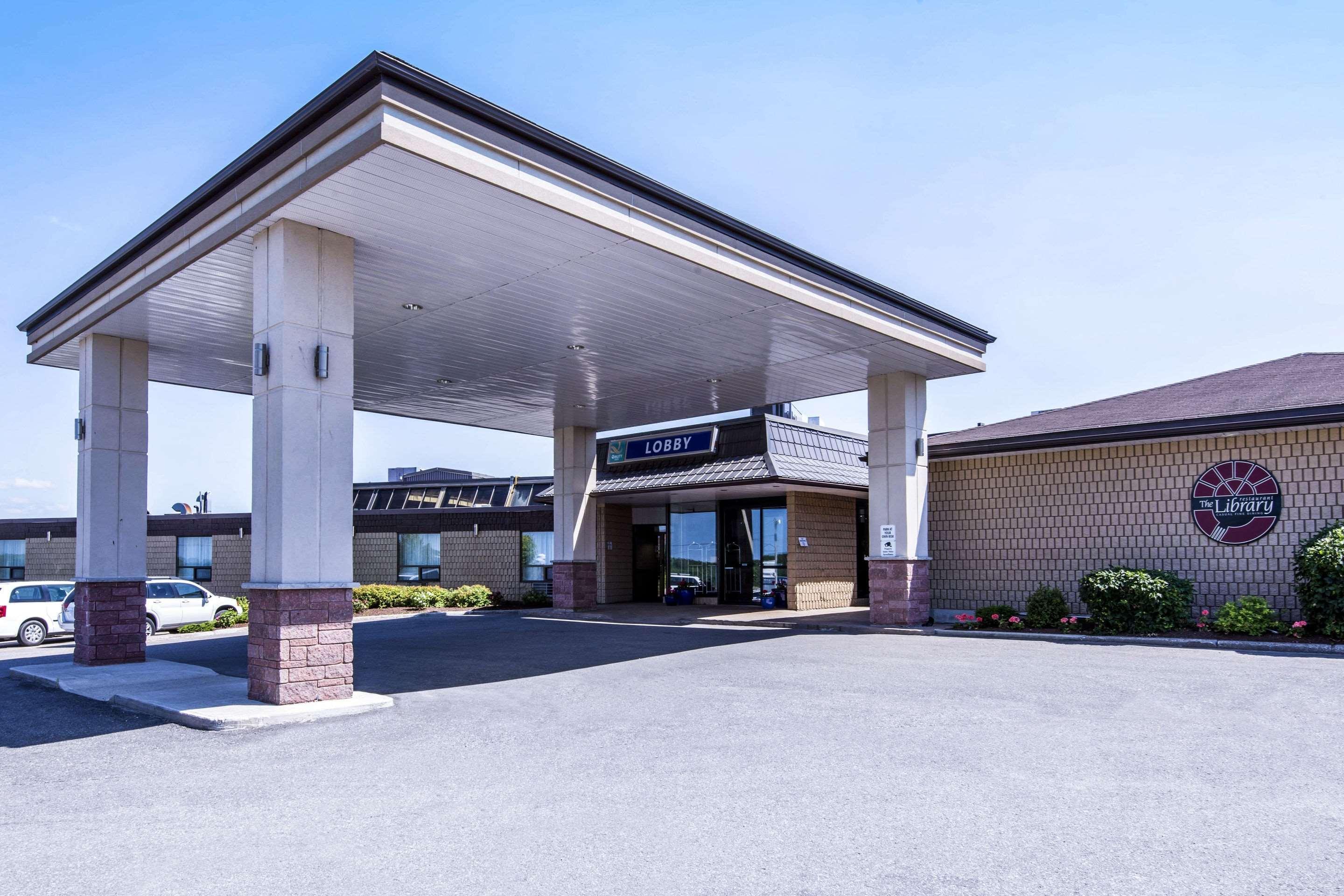 Quality Inn & Conference Centre Midland Buitenkant foto