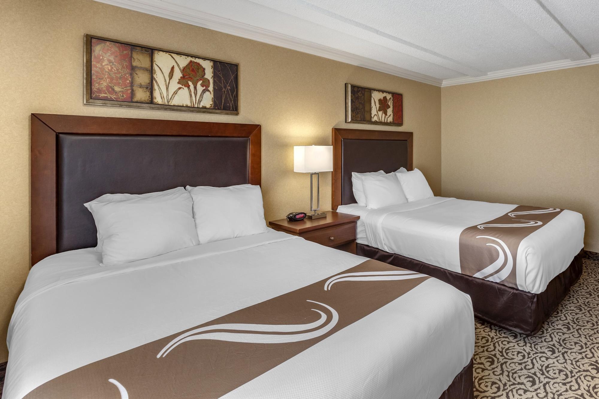 Quality Inn & Conference Centre Midland Buitenkant foto
